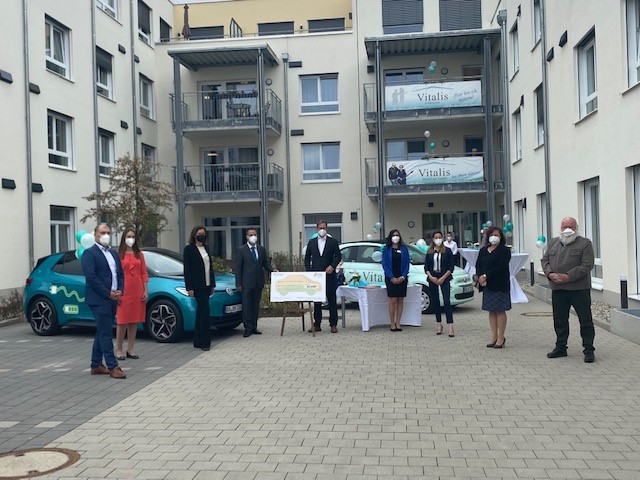 Übergabe des Förderschecks über vier Einzelförderungen an die Vitalis Gruppe in Feldkirchen-Westerham. Foto: Vitalis Care GmbH Feldkirchen