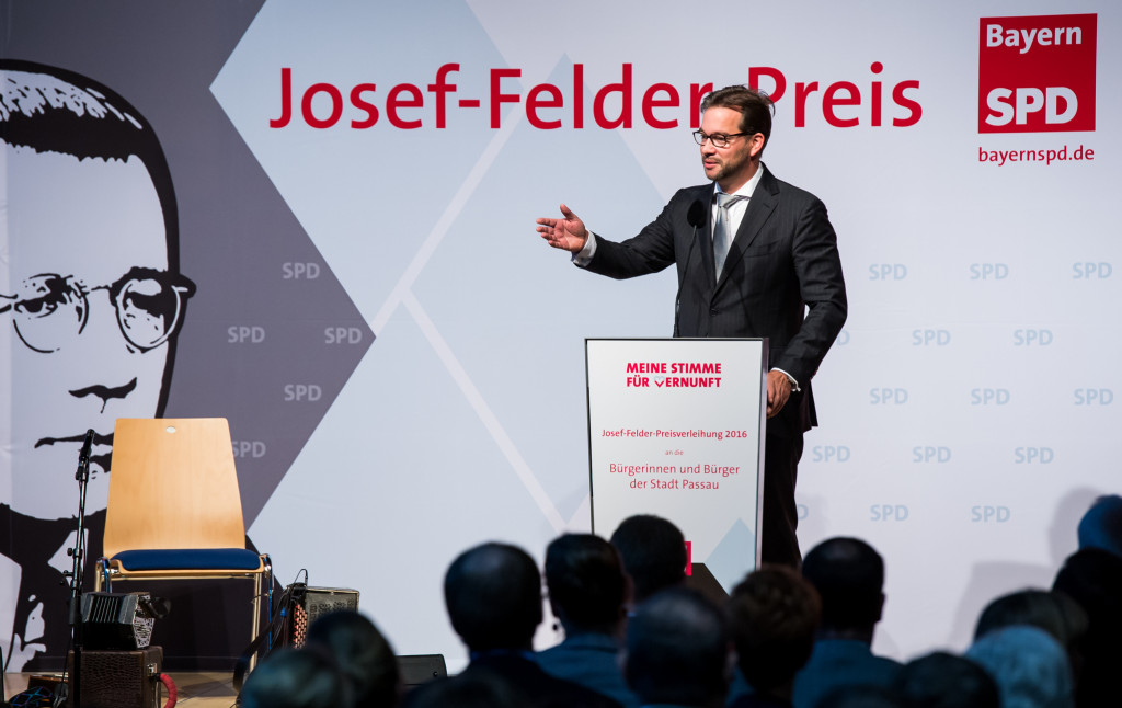 Florian Pronold auf der Bühne in Passau